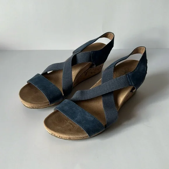 Life Stride Flex Soft System Sandals 7.5 M Denim blue suede 2.5” wedge heel - Picture 1 of 7